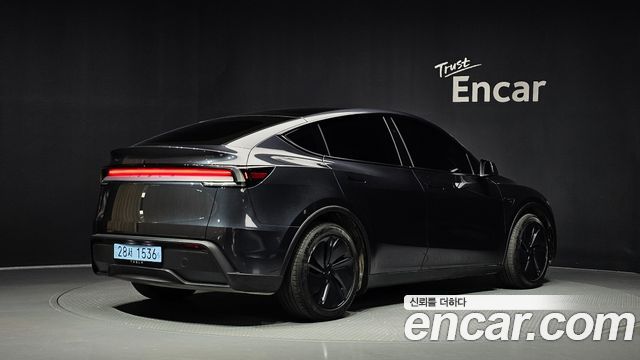 Tesla Model Y RWD 2025 — фото 2