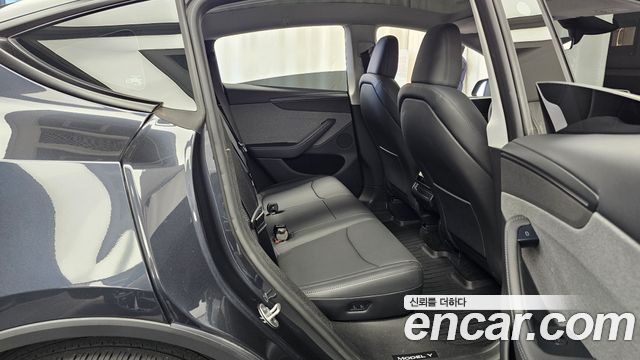 Tesla Model Y RWD 2025 — фото 12