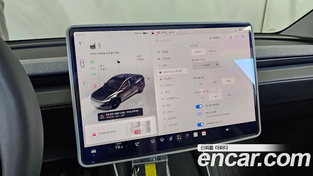 Tesla Model Y RWD 2025 — фото 17
