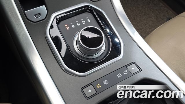 Land Rover Range Rover Evoque 2.0 Si4 HSE 2016 — фото 9