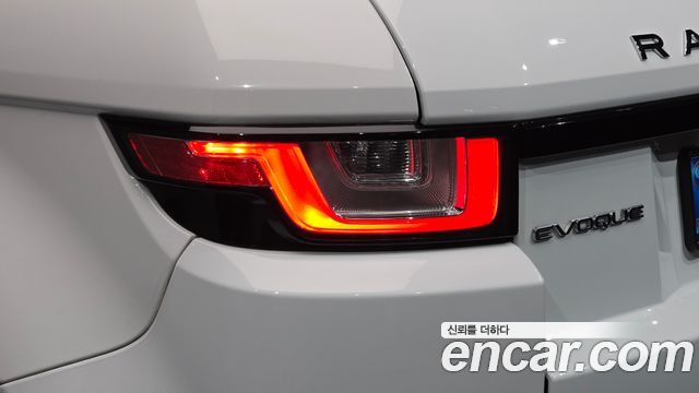 Land Rover Range Rover Evoque 2.0 Si4 HSE 2016 — фото 23
