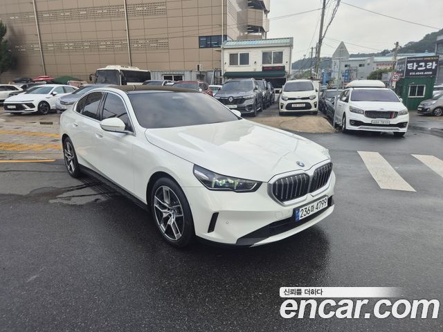 BMW 5 Series (G60) 520i