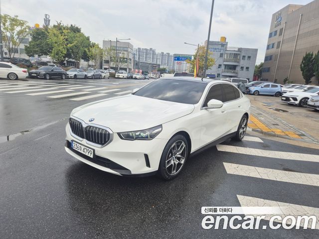 BMW 5 Series (G60) 520i 2024 — фото 2