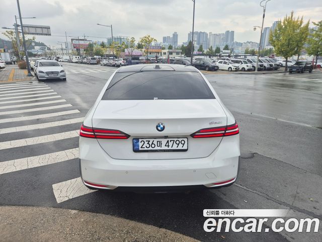 BMW 5 Series (G60) 520i 2024 — фото 4