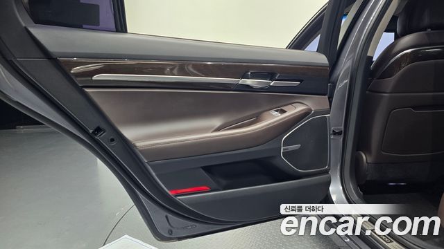 Genesis EQ900 3.3 T-GDI AWD Premiun Luxury 2016 — фото 25