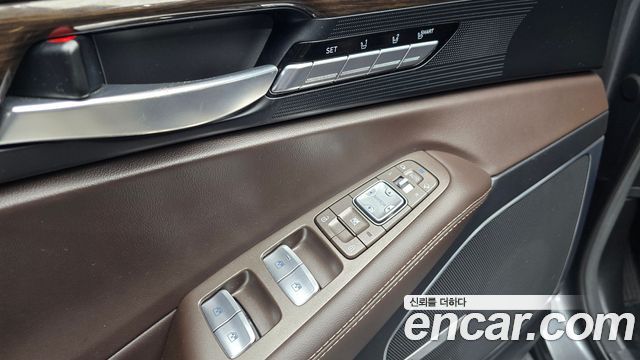 Genesis EQ900 3.3 T-GDI AWD Premiun Luxury 2016 — фото 34