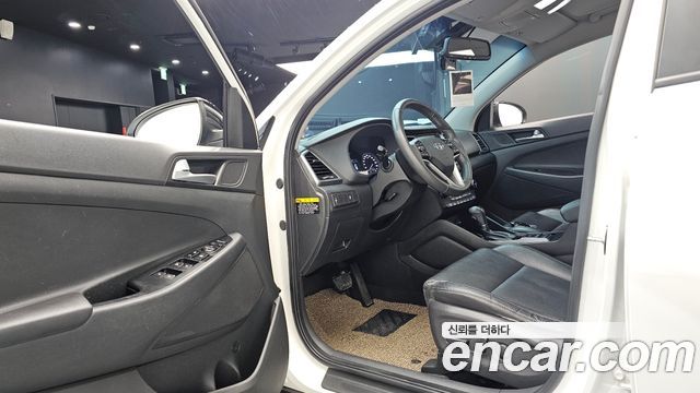 Hyundai Tucson Diesel 2.0 2WD Modern 2017 — фото 10