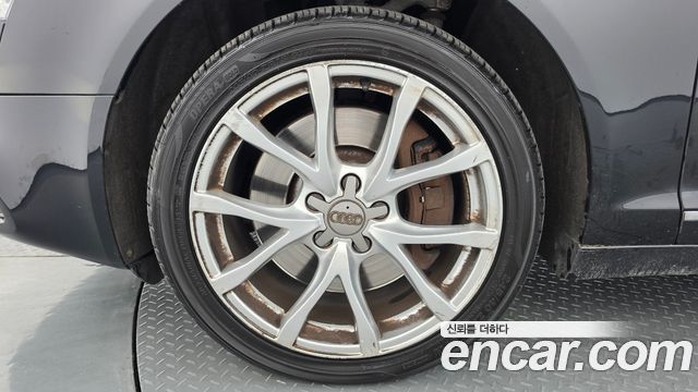 Audi A6 3.0 TFSI Quattro S-LINE C6 2011 — фото 5