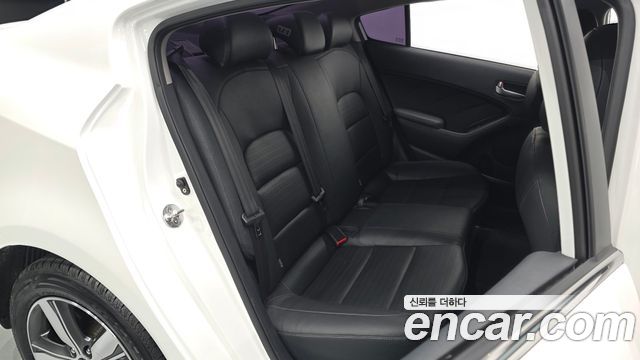 Kia K3 Trendy Style 2018 — фото 12