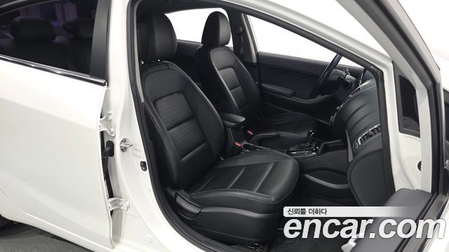 Kia K3 Trendy Style 2018 — фото 26
