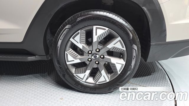 KG Mobility (SsangYong) Torres EVX E7 2024 — фото 21