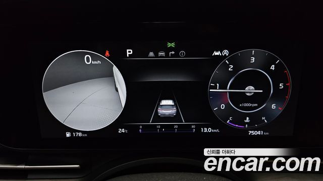 Kia Carnival (IV) Diesel 7-Seater Signature 2023 — фото 8