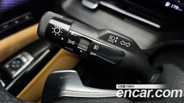 Kia Carnival (IV) Diesel 7-Seater Signature 2023 — фото 30