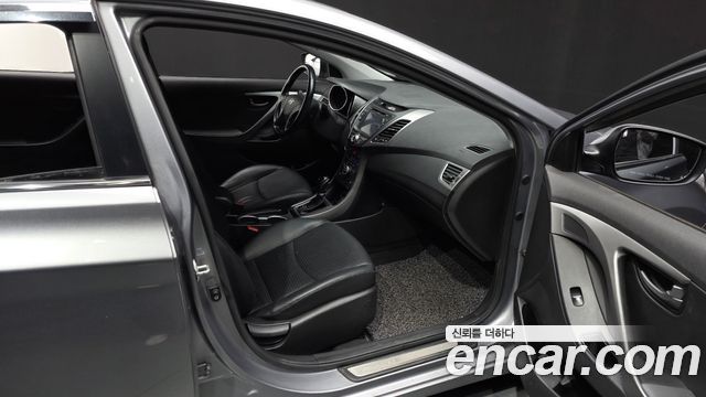 Hyundai Avante 1.6 GDi Modern Standard 2015 — фото 11