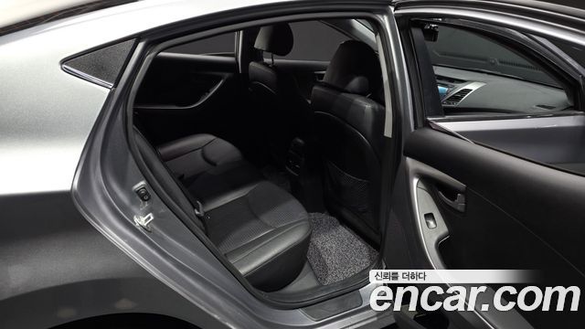 Hyundai Avante 1.6 GDi Modern Standard 2015 — фото 12