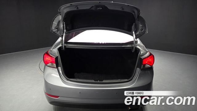 Hyundai Avante 1.6 GDi Modern Standard 2015 — фото 20