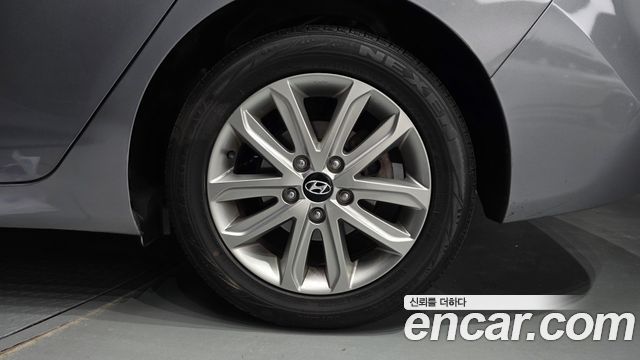 Hyundai Avante 1.6 GDi Modern Standard 2015 — фото 21