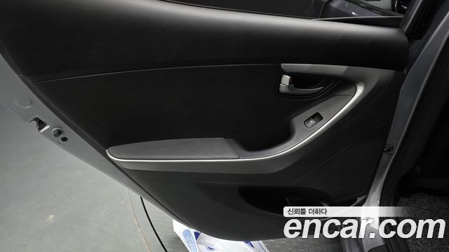 Hyundai Avante 1.6 GDi Modern Standard 2015 — фото 25