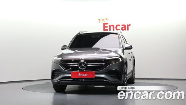 Mercedes-Benz EQB (X243) EQB300 4MATIC AMG Line 2023 — фото 3