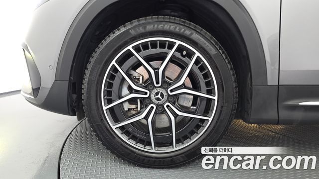 Mercedes-Benz EQB (X243) EQB300 4MATIC AMG Line 2023 — фото 5