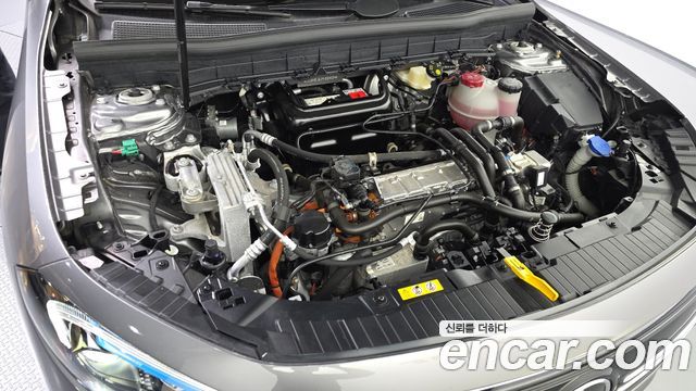 Mercedes-Benz EQB (X243) EQB300 4MATIC AMG Line 2023 — фото 6