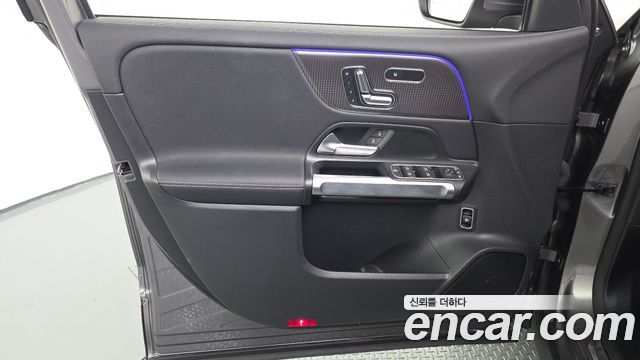 Mercedes-Benz EQB (X243) EQB300 4MATIC AMG Line 2023 — фото 24