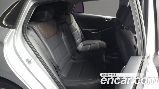 Hyundai Ioniq Electric Q 2019 — фото 12