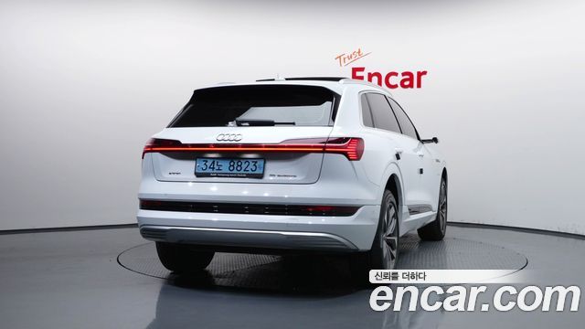Audi e-tron 55 Quattro 2020 — фото 4