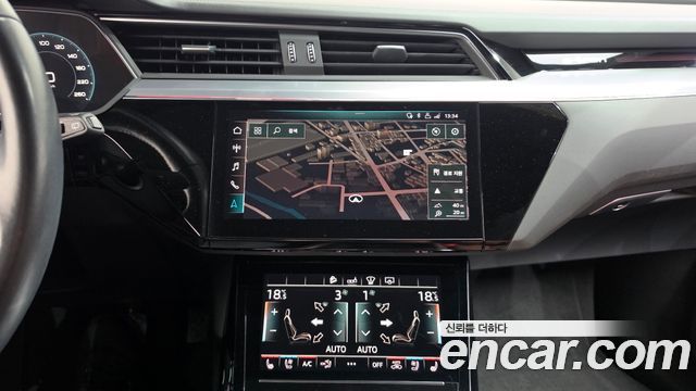Audi e-tron 55 Quattro 2020 — фото 12