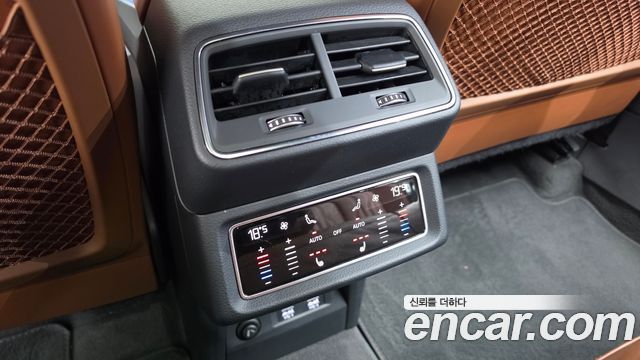 Audi e-tron 55 Quattro 2020 — фото 20