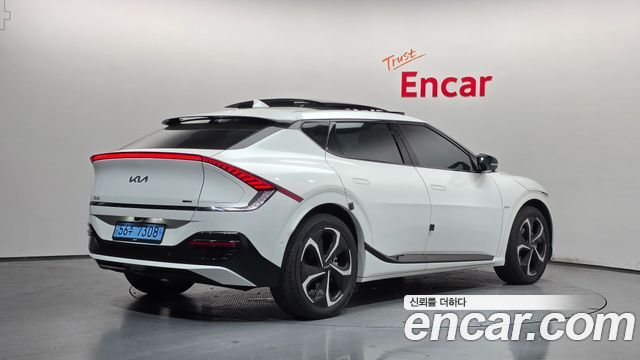 Kia EV6 Long Range 4WD GT Line 2022 — фото 2
