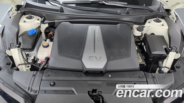 Kia EV6 Long Range 4WD GT Line 2022 — фото 6