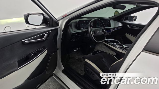 Kia EV6 Long Range 4WD GT Line 2022 — фото 10