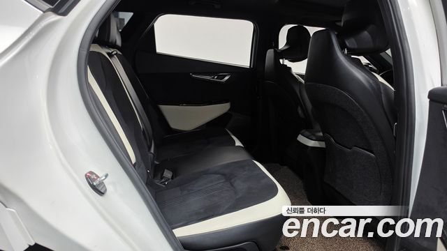 Kia EV6 Long Range 4WD GT Line 2022 — фото 12