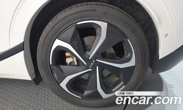 Kia EV6 Long Range 4WD GT Line 2022 — фото 21