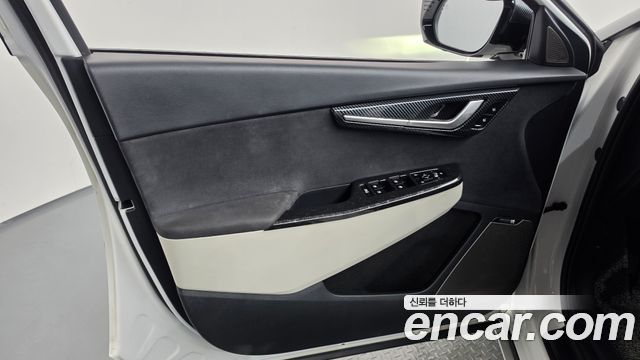Kia EV6 Long Range 4WD GT Line 2022 — фото 24