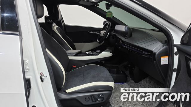 Kia EV6 Long Range 4WD GT Line 2022 — фото 26