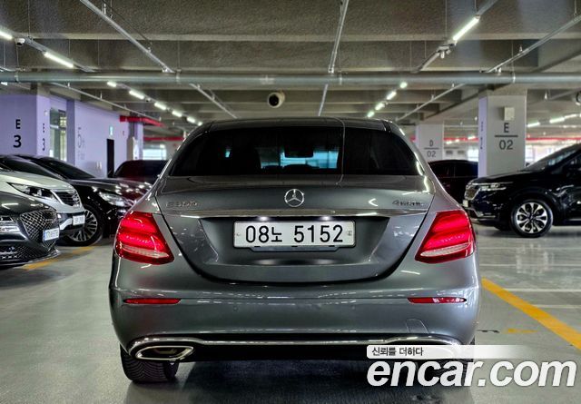 Mercedes-Benz E-Class (W213) E300 4MATIC Exclusive 2018 — фото 4