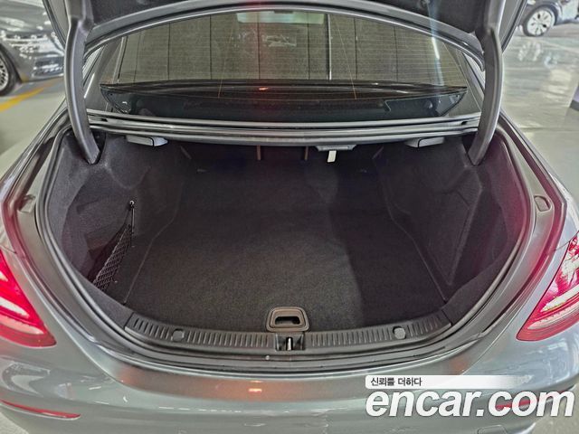 Mercedes-Benz E-Class (W213) E300 4MATIC Exclusive 2018 — фото 6