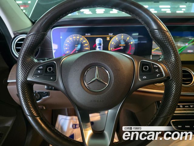 Mercedes-Benz E-Class (W213) E300 4MATIC Exclusive 2018 — фото 9