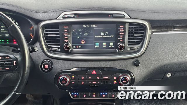 Kia Sorento Diesel 2.0 2WD Noblesse Special 2015 — фото 14