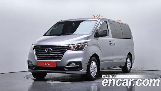 Hyundai Grand Starex Van 5-Seater Modern