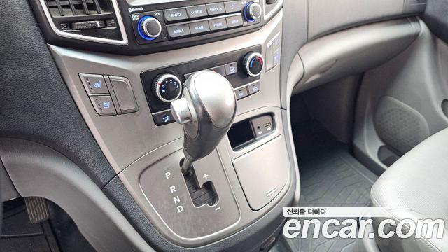 Hyundai Grand Starex Van 5-Seater Modern 2020 — фото 9