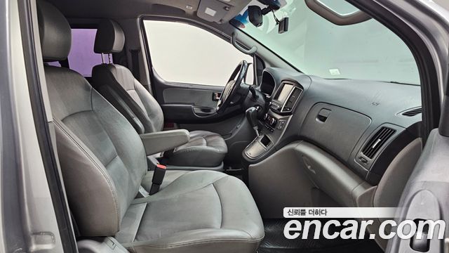 Hyundai Grand Starex Van 5-Seater Modern 2020 — фото 11