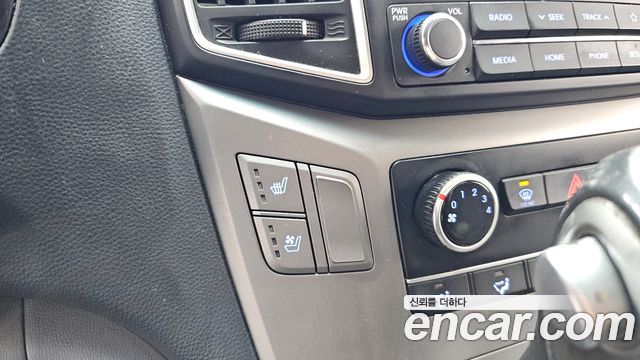 Hyundai Grand Starex Van 5-Seater Modern 2020 — фото 17