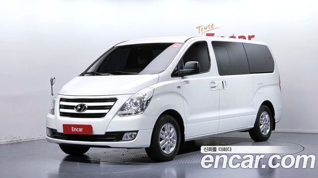 Hyundai Grand Starex 12-Seater Wagon Smart