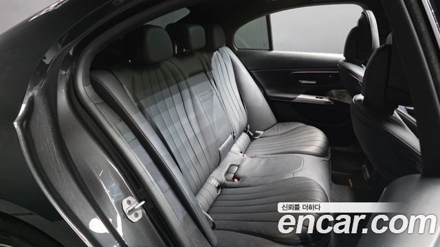 Mercedes-Benz E-Class (W214) E300 4MATIC AMG Line 2024 — фото 11