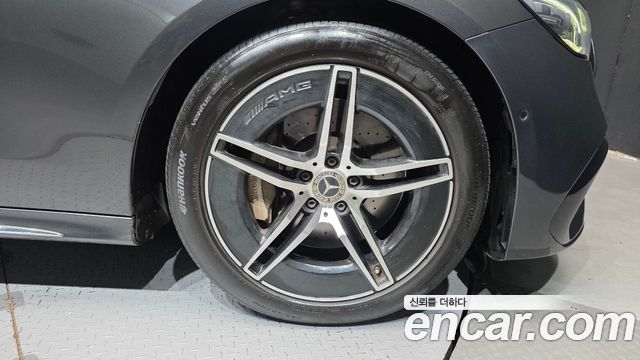 Mercedes-Benz E-Class (W214) E300 4MATIC AMG Line 2024 — фото 21