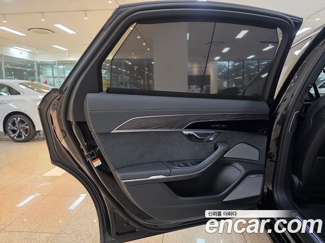 Audi A8 (D5) 55 TFSI Quattro Premium LWB 2023 — фото 19