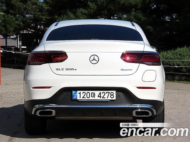Mercedes-Benz GLC-Class (X253) GLC300e 4MATIC Coupe 2021 — фото 4